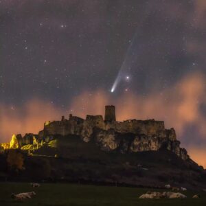 Majestatyczny Zamek Spiski i Nocne Zjawisko